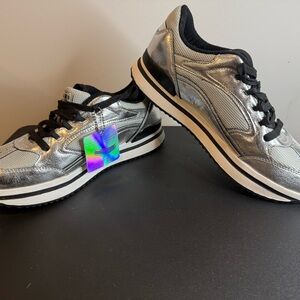 Skechers Silver  Metallic Sneakers